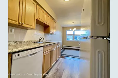 35 Manchester Court #B, Freehold, NJ 07728 - Photo 5