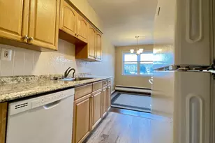 35 Manchester Ct, Freehold, NJ 07728 - Photo 5