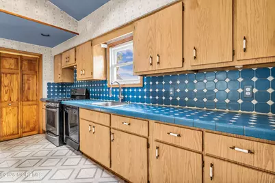 252 Port Monmouth Road, Middletown, NJ 07748 - Photo 7
