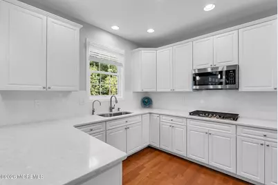 27 Bristol Road, Manalapan Township, NJ 07726 - Photo 9