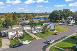 9 Nimitz Pl, Sayreville, NJ 08872 - Photo 29