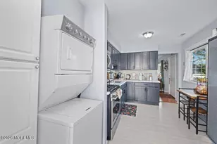 9 Nimitz Pl, Sayreville, NJ 08872 - Photo 11