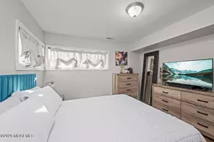 9 Nimitz Pl, Sayreville, NJ 08872 - Photo 13