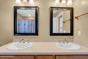 652 Brookside Dr, Belford, NJ 07718 - Photo 23