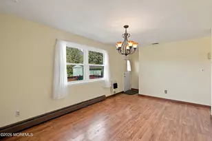 32 Arneytown-Hornerstown Rd, Cream Ridge, NJ 08514 - Photo 11