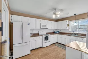 766B Liverpool Cir, Manchester Township, NJ 08759 - Photo 5