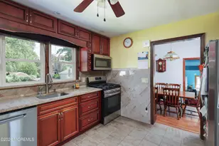 32 Sunset Pl, Middletown, NJ 07748 - Photo 17