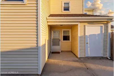 15 Hawthorne Court, Freehold, NJ 07728 - Photo 5