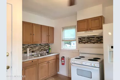 9 Holmes Terrace, Freehold, NJ 07728 - Photo 5