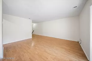 8 Deptford Ct, Freehold, NJ 07728 - Photo 9