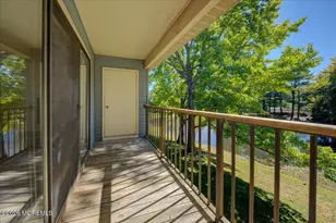 8 Deptford Ct, Freehold, NJ 07728 - Photo 17