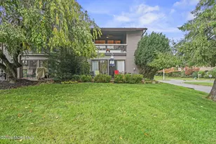 13 Claremont Ct, Red Bank, NJ 07701 - Photo 25