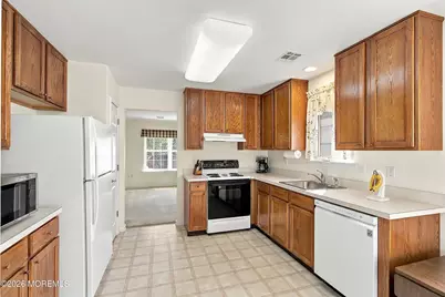 7 Meadows Lane, Whiting, NJ 08759 - Photo 9