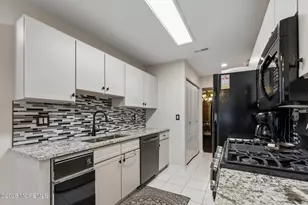 447 Bayberry Ct, Englishtown, NJ 07726 - Photo 5