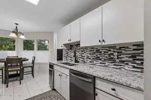 447 Bayberry Ct, Englishtown, NJ 07726 - Photo 3