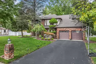 21 Windfall Ln, Marlboro Township, NJ 07746 - Photo 3