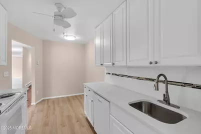 30 Meadow Green Circle #F, Manalapan Township, NJ 07726 - Photo 11