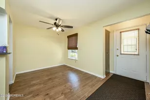 804 Violet Ln, Jackson, NJ 08527 - Photo 5
