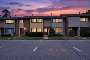 416 Kellington Dr, East Windsor Township, NJ 08520 - Photo 1