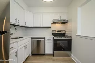 133 Greenwood Dr, Freehold, NJ 07728 - Photo 5