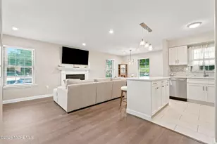 1001 Wellington Pl, Aberdeen Township, NJ 07747 - Photo 5