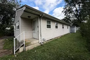 22 Smith St, Howell Township, NJ 07731 - Photo 3