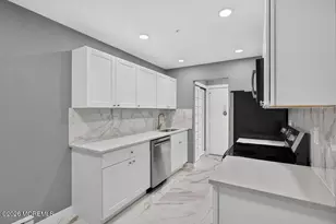 27 Meadow Green Cir, Manalapan Township, NJ 07726 - Photo 15