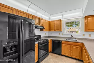 132 Chesterfield Ln, Toms River Township, NJ 08757 - Photo 3