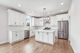 5 American Wy, Manalapan Township, NJ 07726 - Photo 5