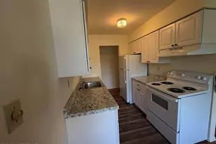84 Manchester Ct, Freehold, NJ 07728 - Photo 3