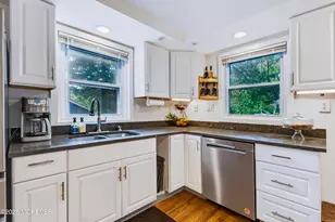 414 Roosevelt Ave, Oakhurst, NJ 07755 - Photo 9