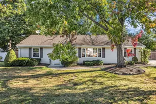 484 Apple Valley Dr, Belford, NJ 07718 - Photo 1