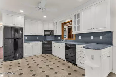 484 Apple Valley Drive, Belford, NJ 07718 - Photo 11