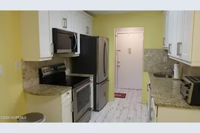 24 E Meadow Green Circle, Manalapan Township, NJ 07726 - Photo 5