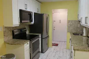 24 E Meadow Green Circle, Manalapan Township, NJ 07726 - Photo 5