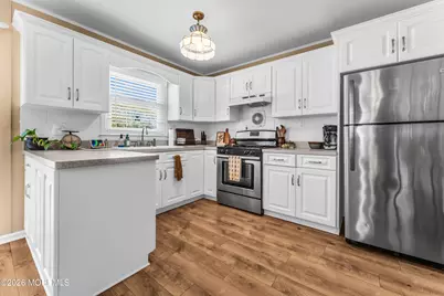 214 Furman Boulevard, Laurence Harbor, NJ 07735 - Photo 7
