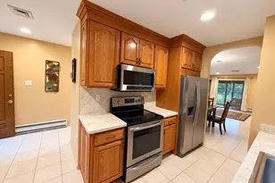 132 Amberly Dr, Manalapan Township, NJ 07726 - Photo 7