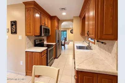 132 Amberly Drive #B, Manalapan Township, NJ 07726 - Photo 5