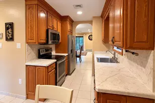 132 Amberly Dr, Manalapan Township, NJ 07726 - Photo 5