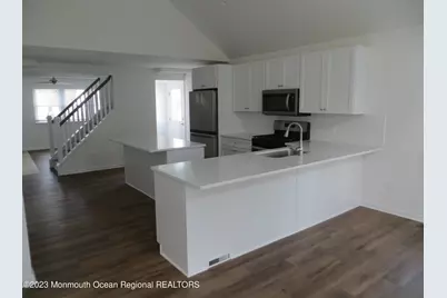 28 Trenton Avenue, Manasquan, NJ 08736 - Photo 3