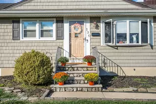 135 Irwin Pl, Middletown, NJ 07748 - Photo 7
