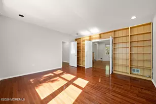 31 Sheffield Dr, Freehold, NJ 07728 - Photo 9