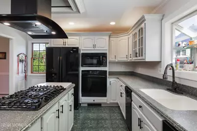 32 Sleepy Hollow Road, Red Bank, NJ 07701 - Photo 9