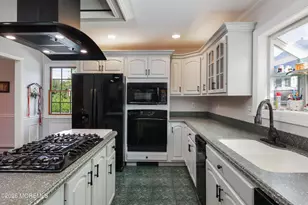 32 Sleepy Hollow Rd, Red Bank, NJ 07701 - Photo 9