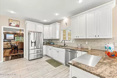 10 Salter Court, Manalapan Township, NJ 07726 - Photo 13