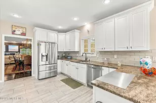 10 Salter Ct, Manalapan Township, NJ 07726 - Photo 13