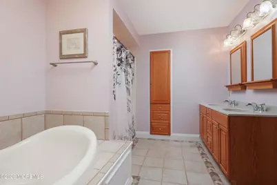 201 Heights Terrace, Middletown, NJ 07748 - Photo 11