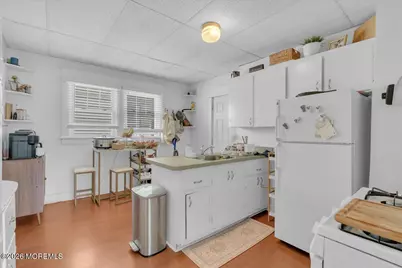 81 Wallace Street, Red Bank, NJ 07701 - Photo 15