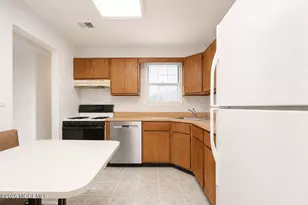 29 Lindsey Cir, Old Bridge Township, NJ 08857 - Photo 11