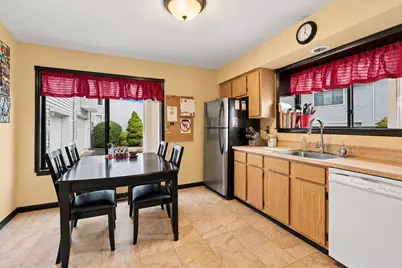 18 Oxford Lane, Middletown, NJ 07748 - Photo 5